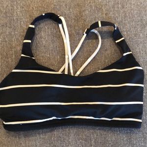 Lululemon Sport Bra - Cross cross back